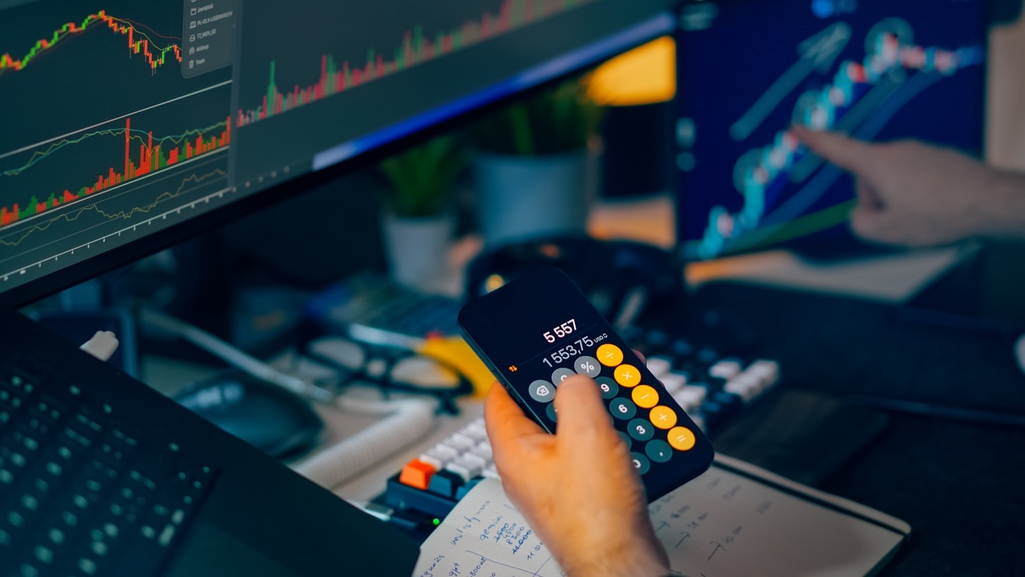 Analyzing Global Economic Indicators For Gains